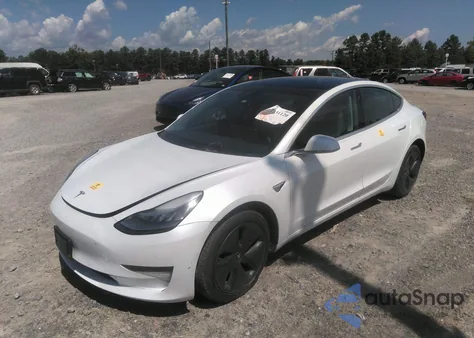 2020 Tesla Model 3 Long Range Dual Motor All-Wheel Drive z USA, uszkodzony, nr VIN 5YJ3E1EB8LF637142